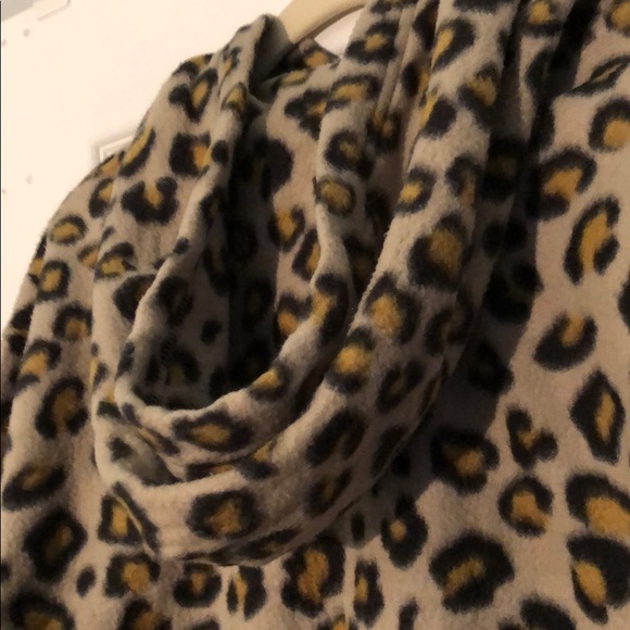 UNISEX UO FLEECE LEOPARD HOODED PULLOVER - Picture 9 of 15